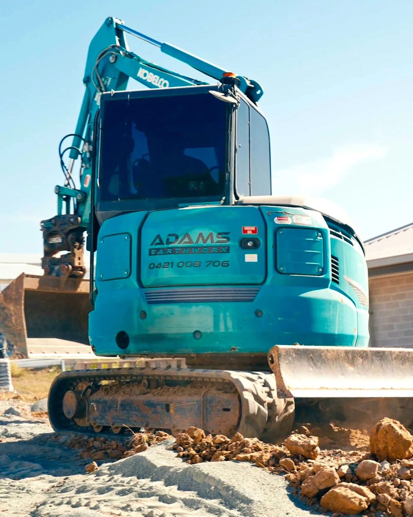 Adams Earthworx excavator on site — Noosa hinterland, by Adams Earthworx